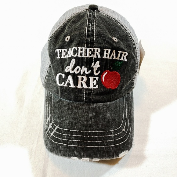 KATYDID Accessories - NWT KATYDID Women's Trucker Hat.